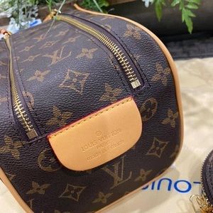 Brown/Tan shaving bag